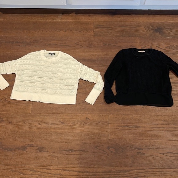 2 Banana Republic Sweaters Size XS - Picture 1 of 7